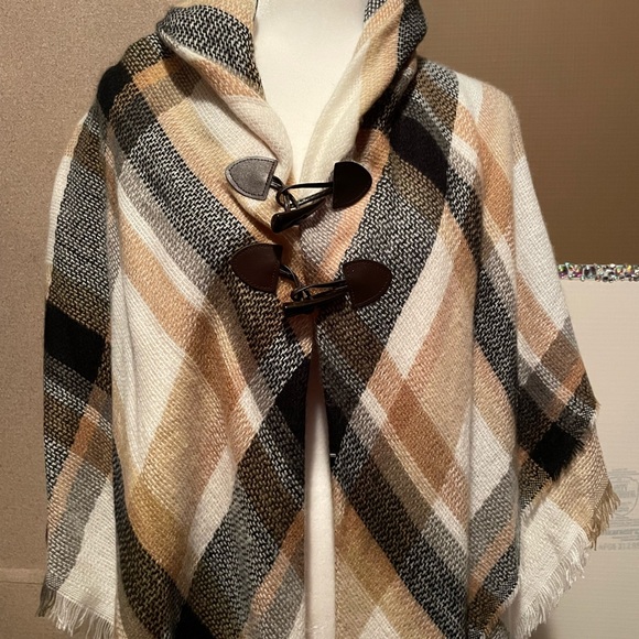 NWT plaid toggle wrap - Picture 2 of 7